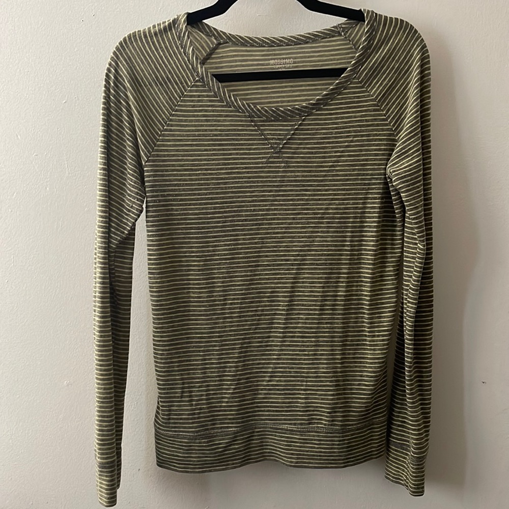 Mossimo Xs stripped long sleeve shirt
